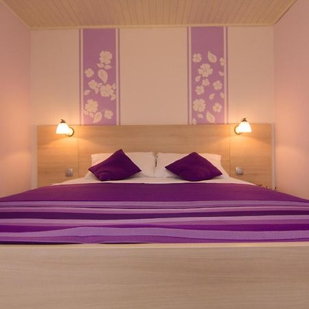 Apartments Dario Крк Екстер'єр фото
