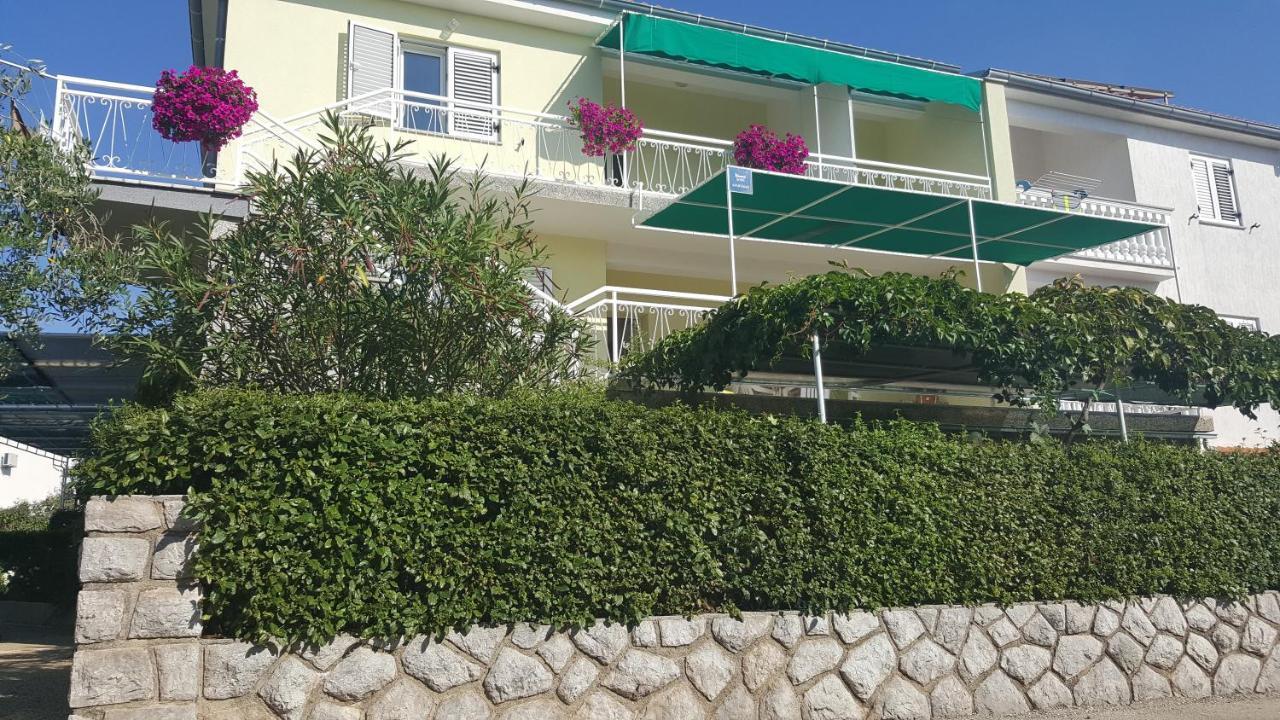 Apartments Dario Крк Екстер'єр фото