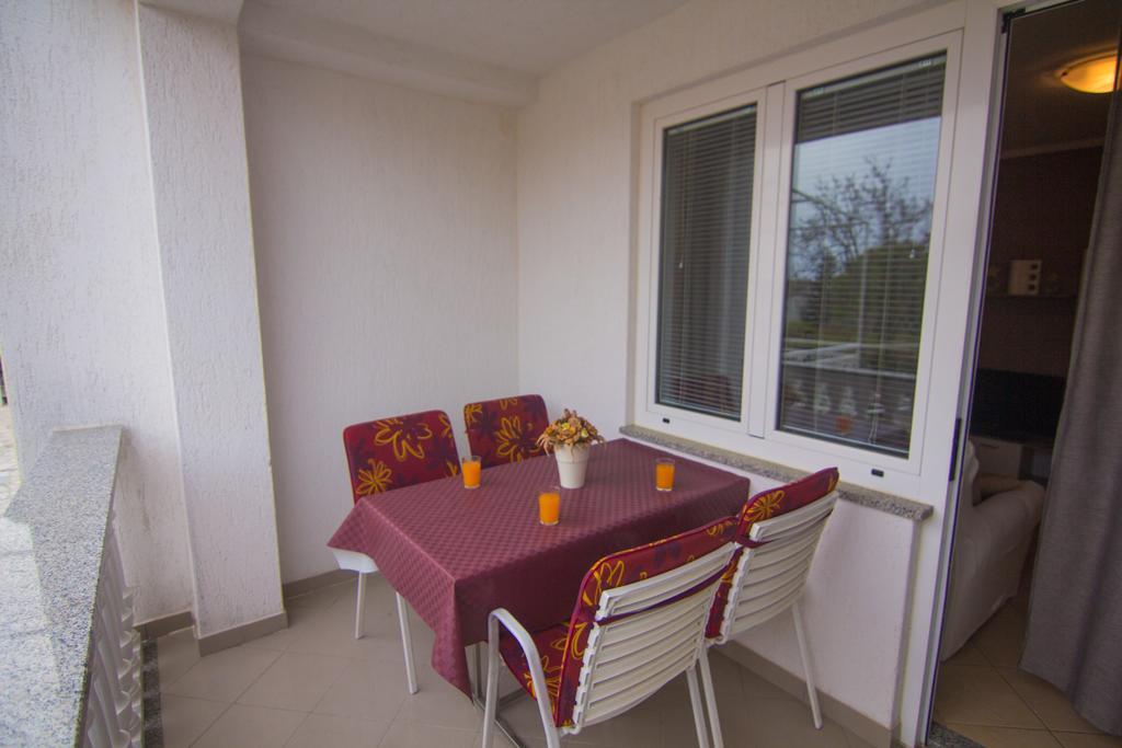 Apartments Dario Крк Екстер'єр фото