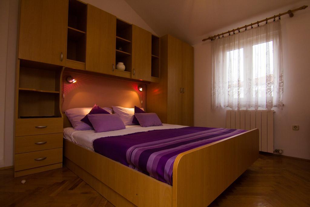 Apartments Dario Крк Екстер'єр фото