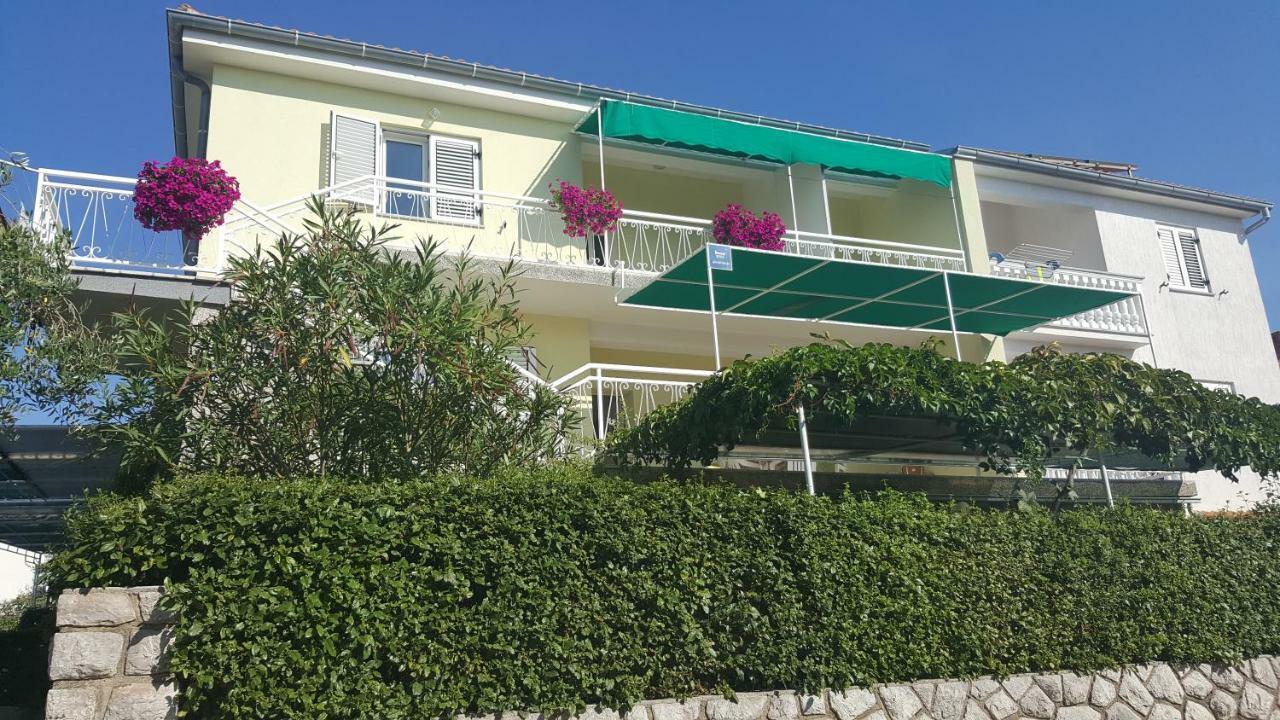 Apartments Dario Крк Екстер'єр фото